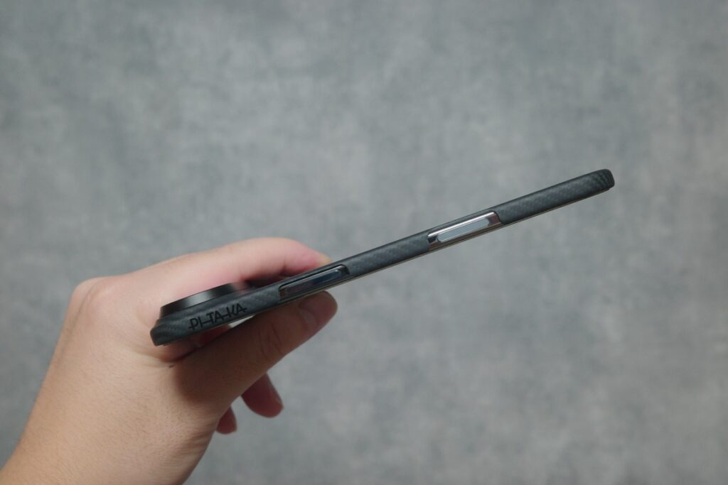 iPhone Air Ultra-Slim Case 極薄ケース（ブラック）のカメラコントロール