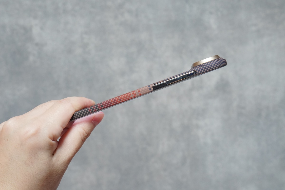 iPhone Air Ultra-Slim Case 極薄ケース（Sunset）の側面