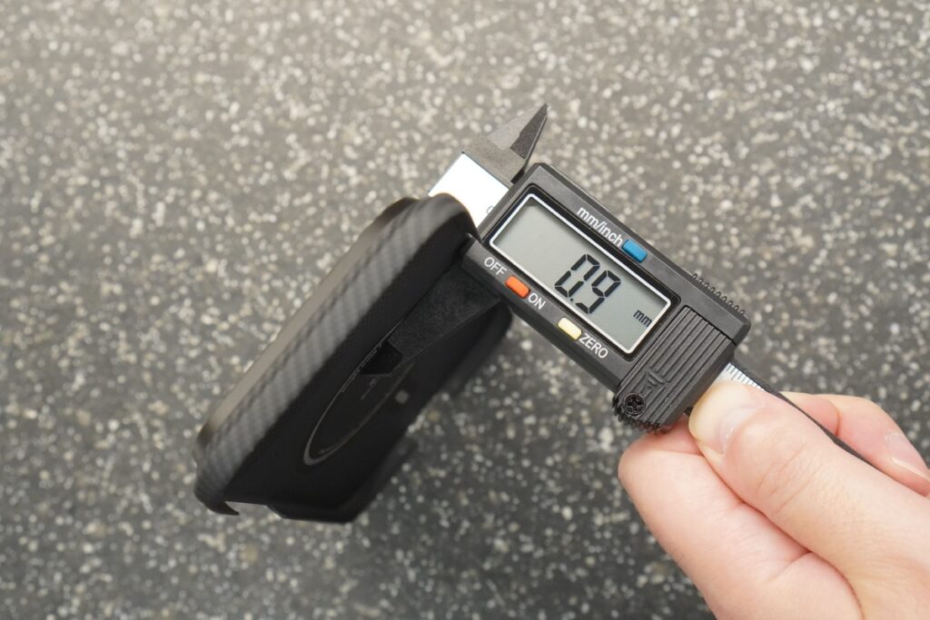 iPhone Air Ultra-Slim Case 極薄ケースの厚さ