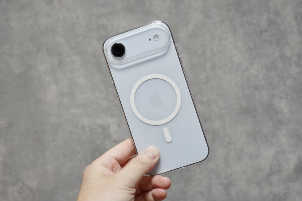 THE INVISIBLE AIR（クリスタルクリア）をiPhone Airに装着