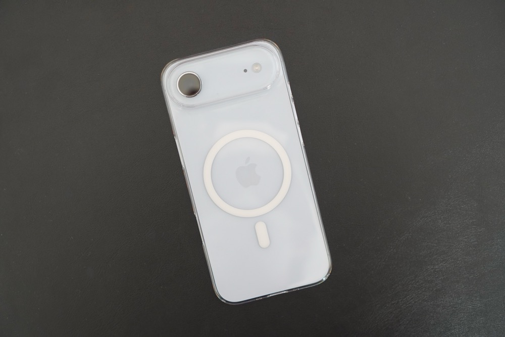 クリアケースの中では指紋がつきにくいTHE INVISIBLE AIR