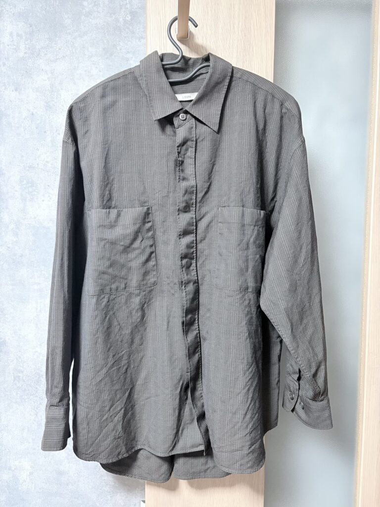 airmorn oneでシワを伸ばす前のシャツ
