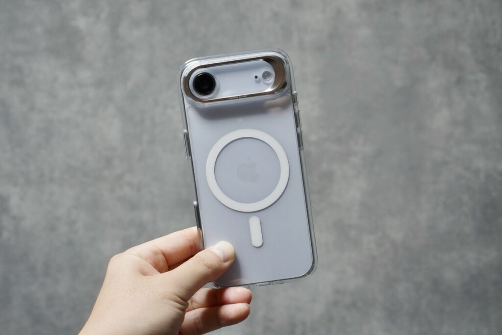 HYBRID MAGNETIC CASEをiPhone Airに装着