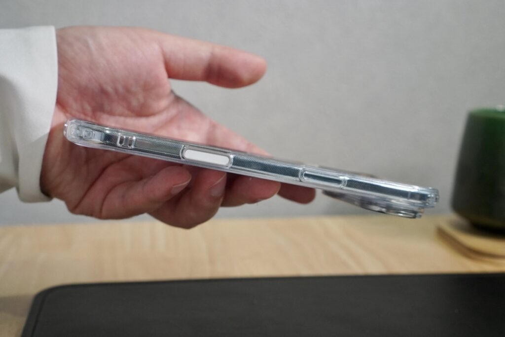 重心位置が上がり、奥に倒れやすい