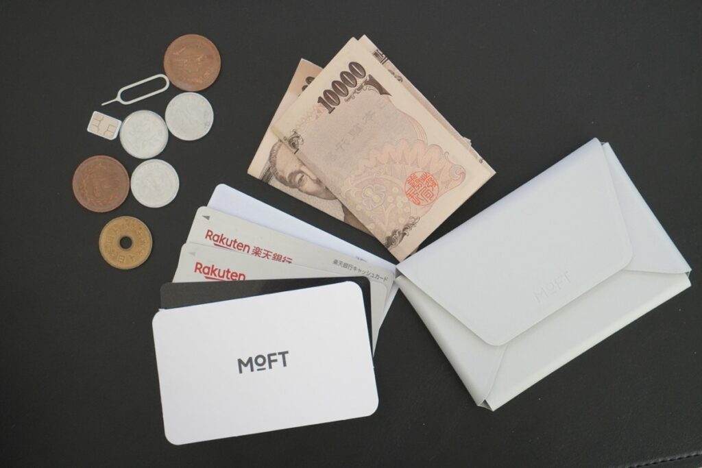 多機能カードケース&スタンドの収納力