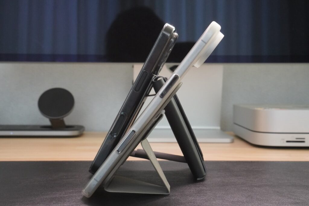 多機能カードケース&スタンドとSnap-Onスマホスタンドの角度を比較