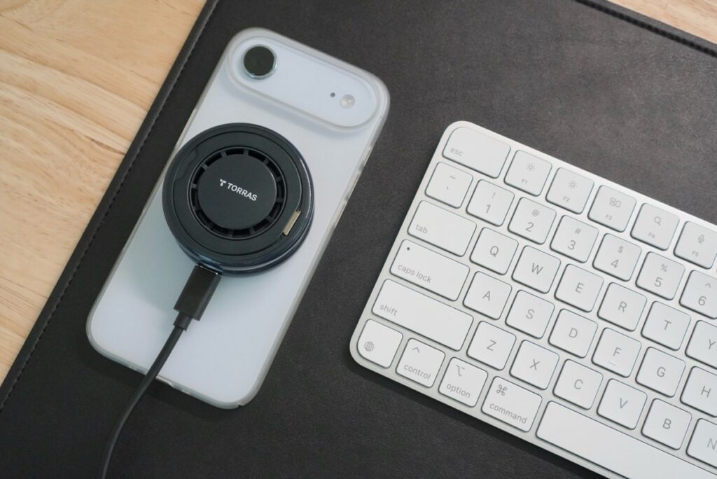 Ostand PolarCircleでiPhone Airを充電