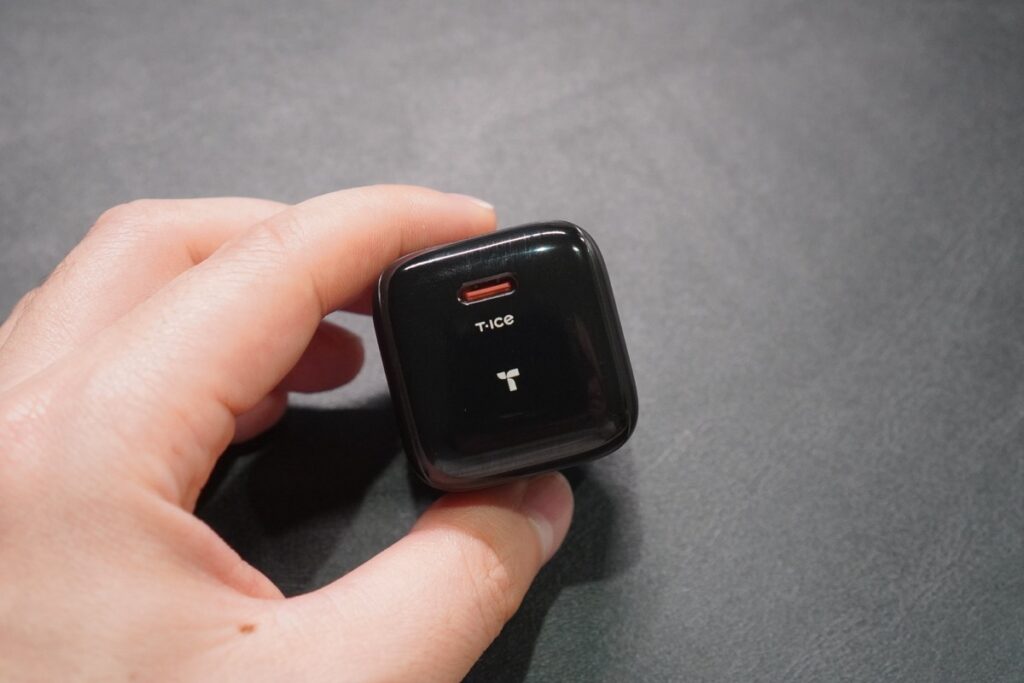 USB-C急速充電器が付属