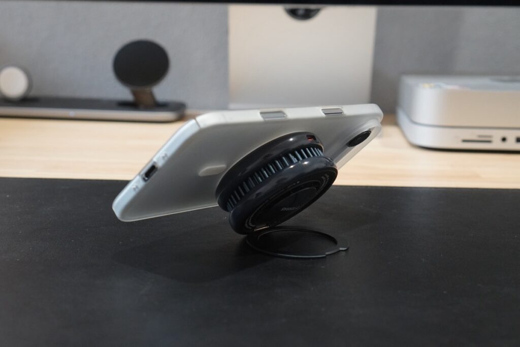 Ostand PolarCircleでiPhoneをフローティング固定