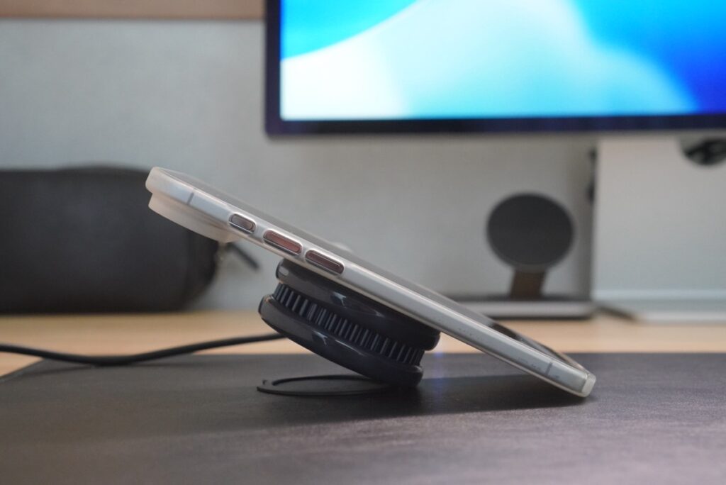 角度調整できる回転式スタンド