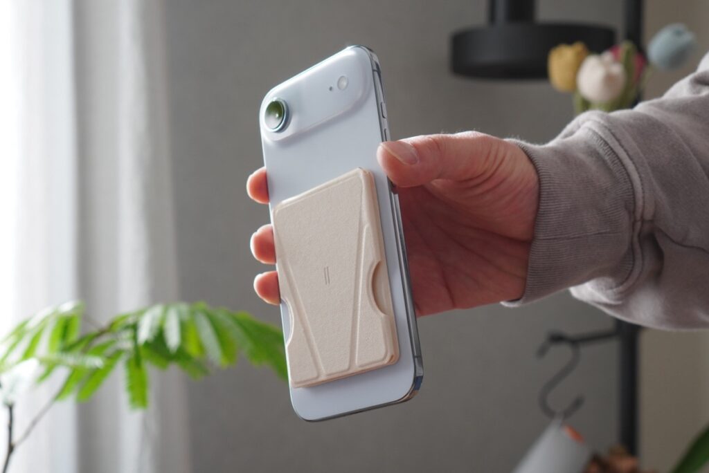 beak mag 2 ホウオウゴールドをiPhone Airに装着