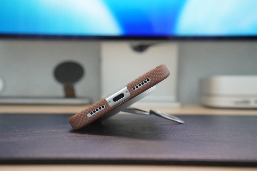 MagEZ Grip 3で緩やかな角度に横置き