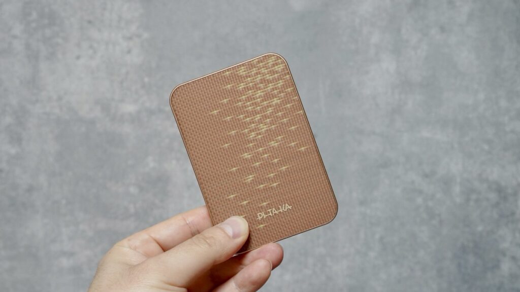 PITAKAのモバイルバッテリー