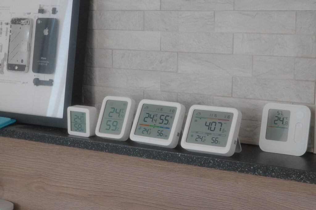 SwitchBot 温湿度計シリーズのディスプレイの見やすさを比較