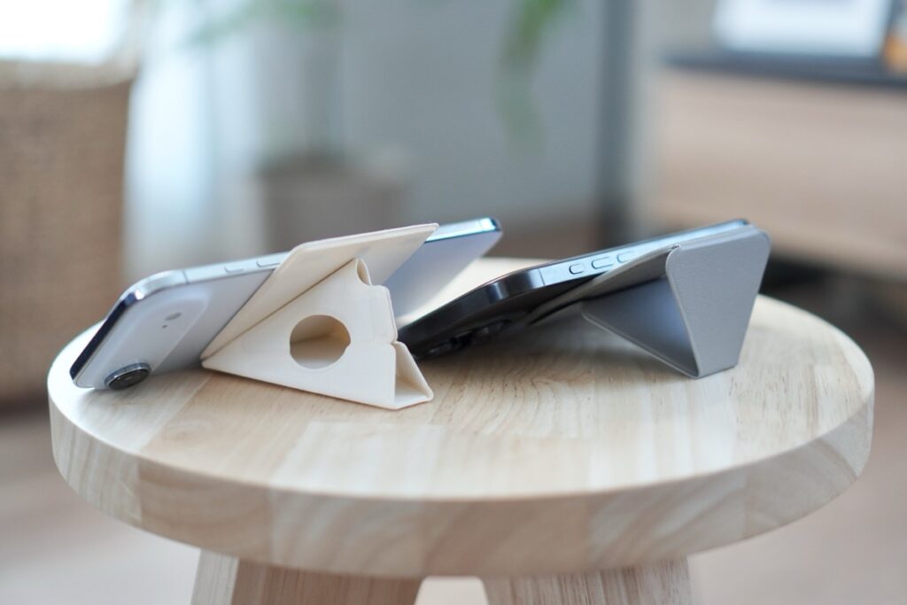 ローアングルの横置き（MOFTとbeak）