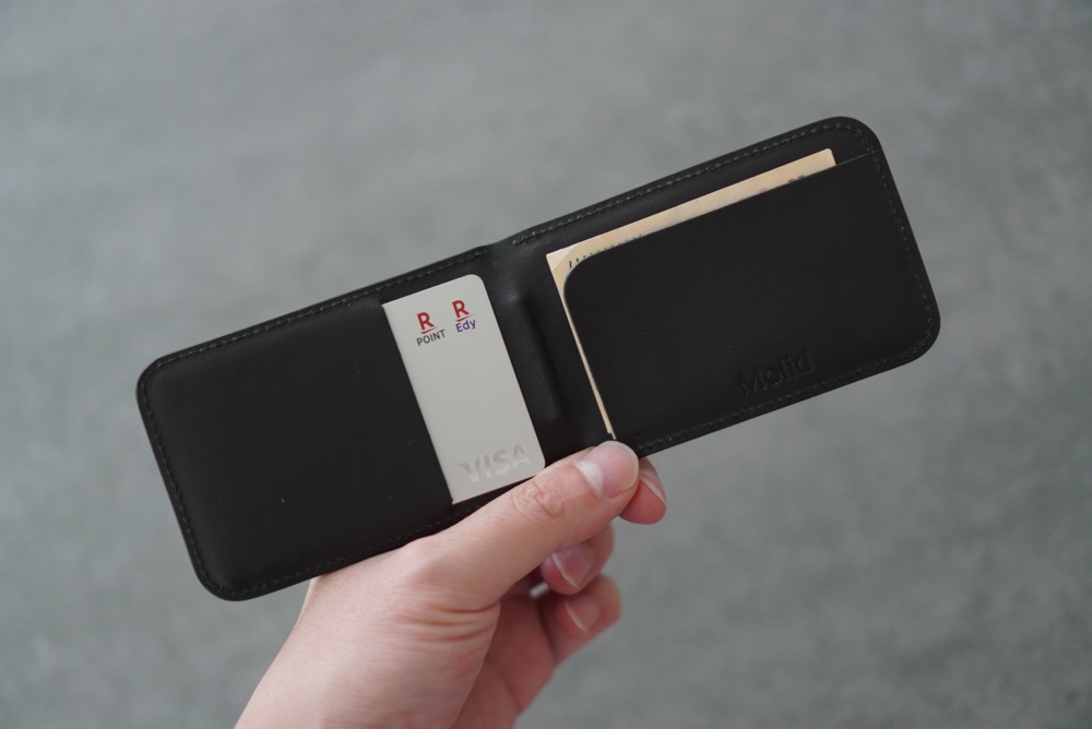 内側のカードスロット