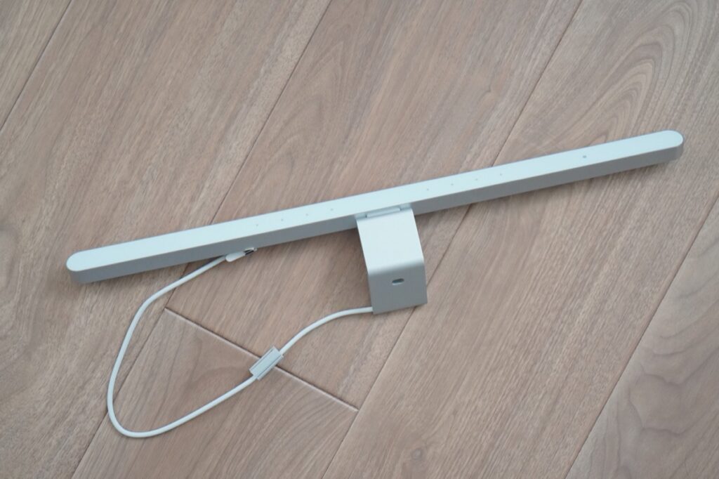 BenQ iScreenBarの全体像