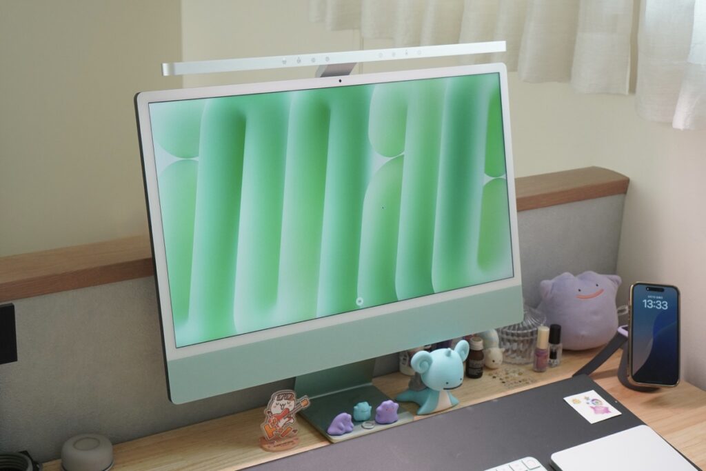iMacにiScreenBarを装着
