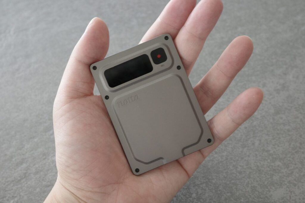 コンパクトなサイズ感のNotta Memo Pro